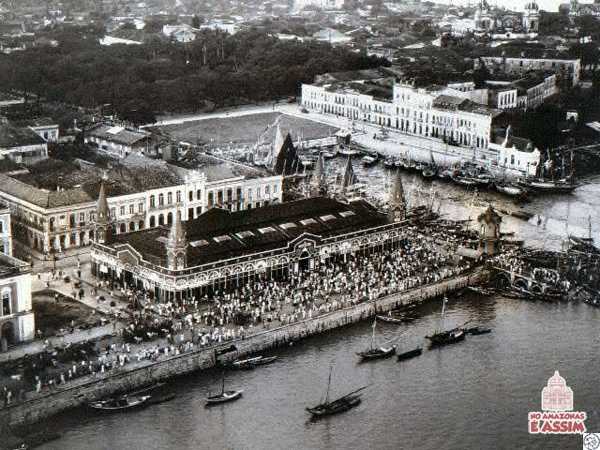 Belém Antiga, do início do século XX - em destaque o Mercado de Ferro do Ver-o-Peso, a Doca do Ver-o-Peso e a área verde era a Praça Afonso Pena; atual D. Pedro II