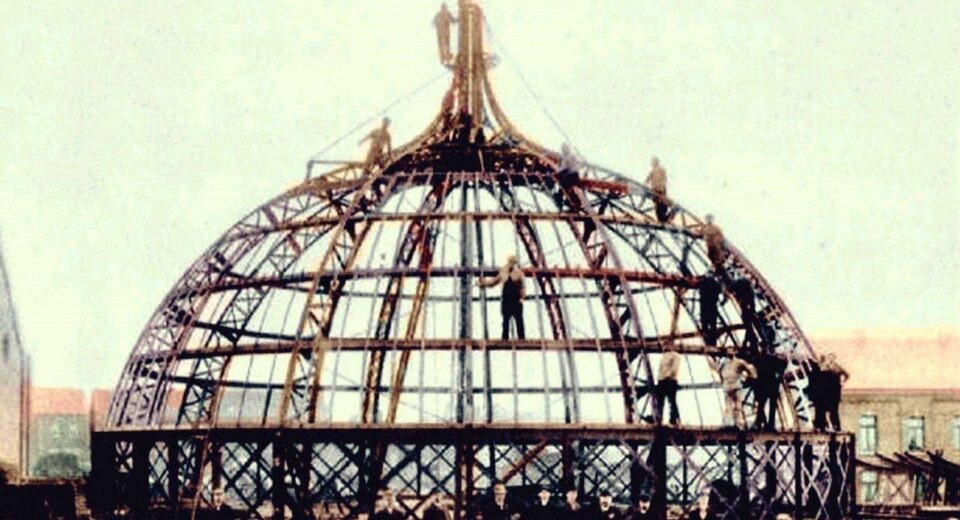Foto rara da construção da Cúpula do Teatro Amazonas em 1885