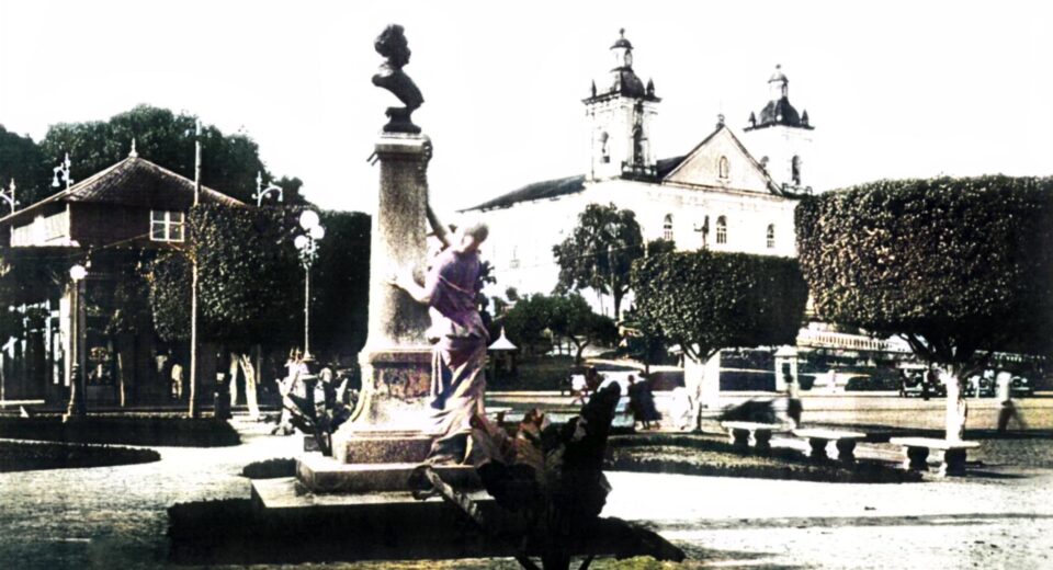 Monumento a Sant’anna Nery no Jardim Jaú / Foto : Divulgação IDD