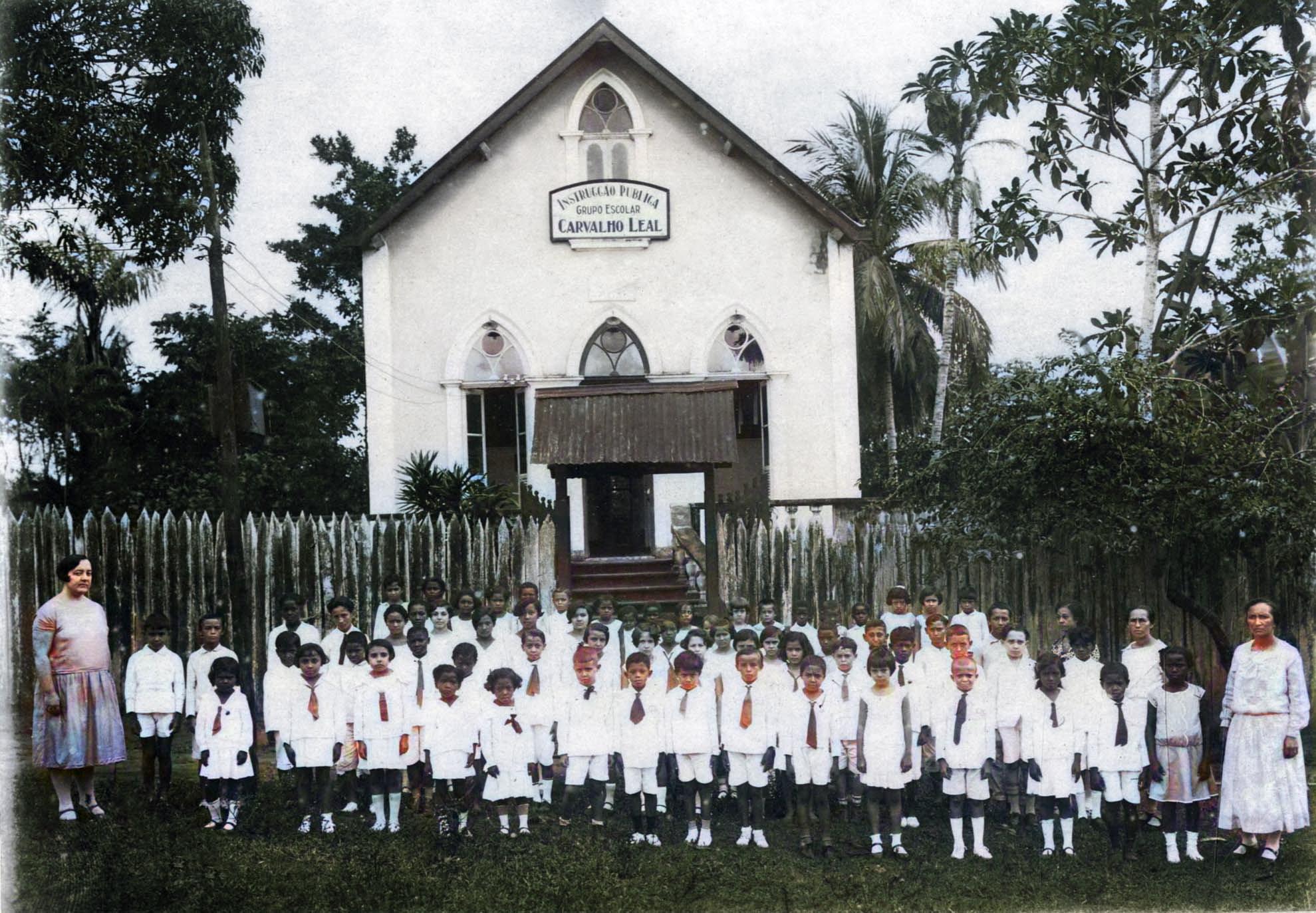 Grupo Escolar Carvalho Leal / Foto : Colorida Artificialmente por Inteligência Artificial por Marcus Pessoa